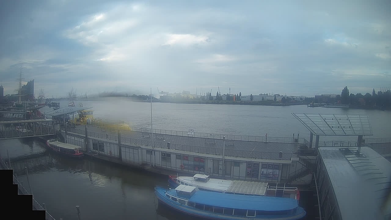 Archiv Foto Webcam Hamburg: Landungsbrücken