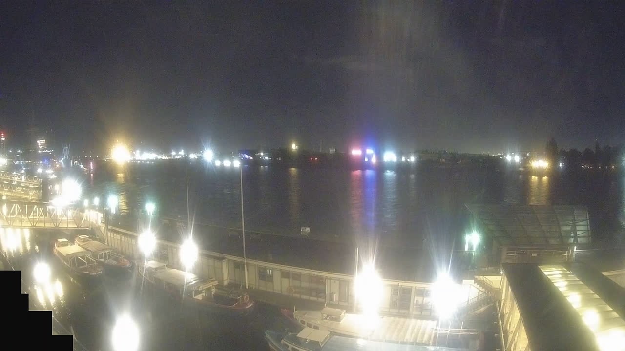 Archiv Foto Webcam Hamburg: Landungsbrücken