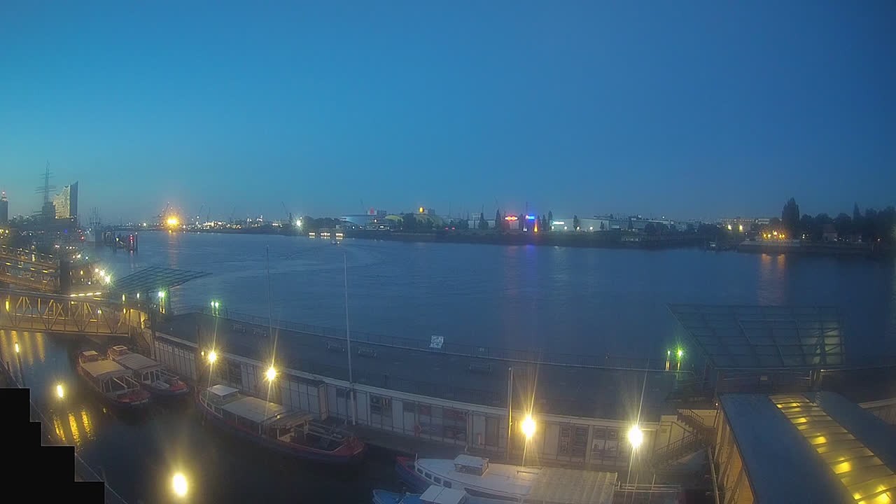 Archiv Foto Webcam Hamburg: Landungsbrücken