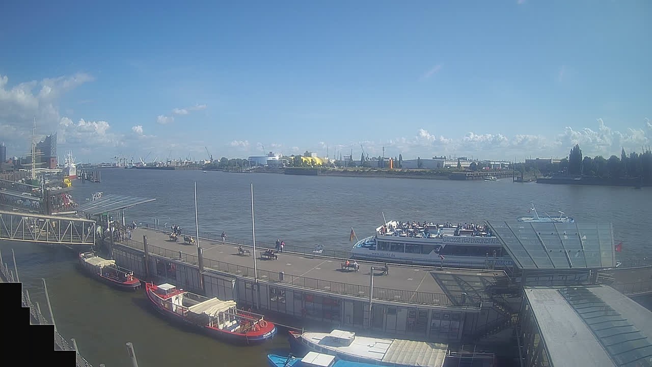 Archiv Foto Webcam Hamburg: Landungsbrücken