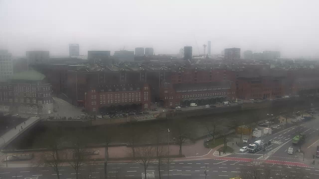 Archived image Webcam Hamburg: At the Chile House