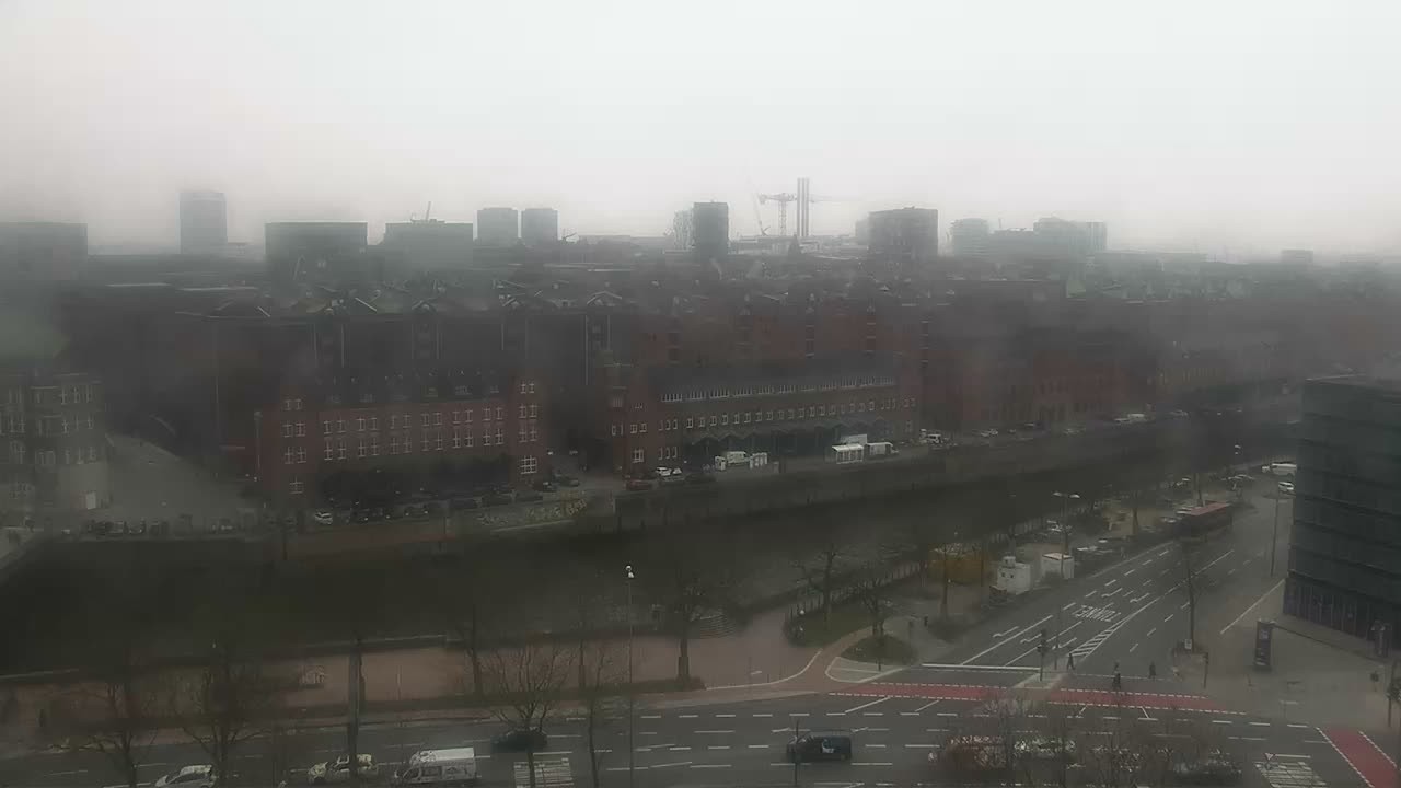 Archived image Webcam Hamburg: At the Chile House