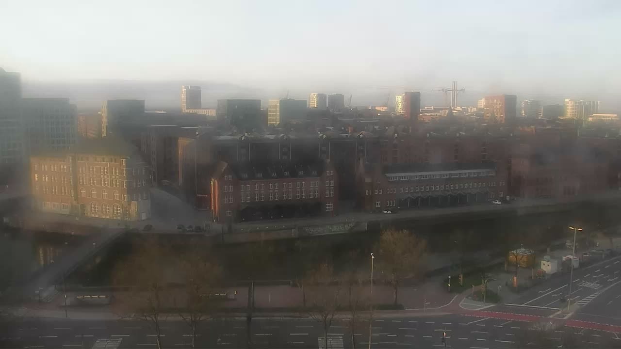 Archived image Webcam Hamburg: At the Chile House