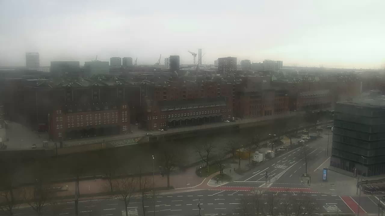 Archived image Webcam Hamburg: At the Chile House