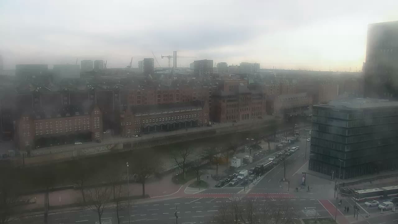 Archived image Webcam Hamburg: At the Chile House
