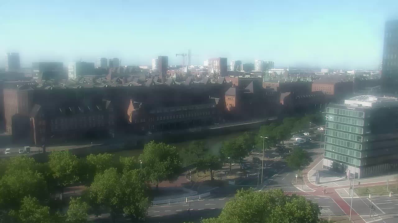 Archived image Webcam Hamburg: At the Chile House