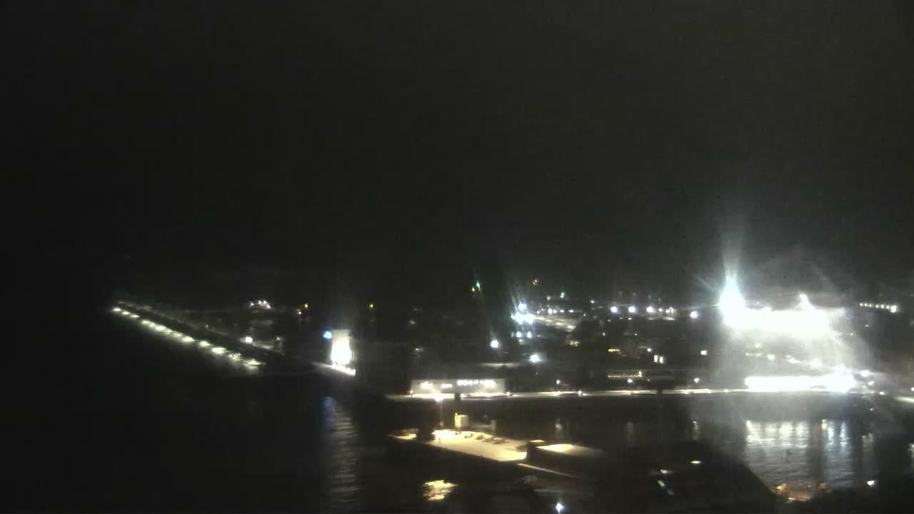 Archiv Foto Webcam Helgoland: Blick auf die Ladungsbrücke