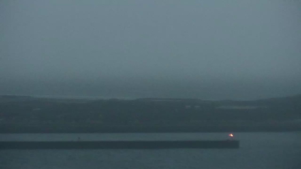 Archiv Foto Webcam Helgoland: Blick auf die Ladungsbrücke