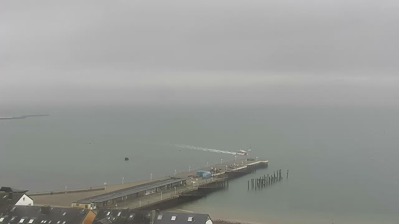 Archiv Foto Webcam Helgoland: Blick auf die Ladungsbrücke