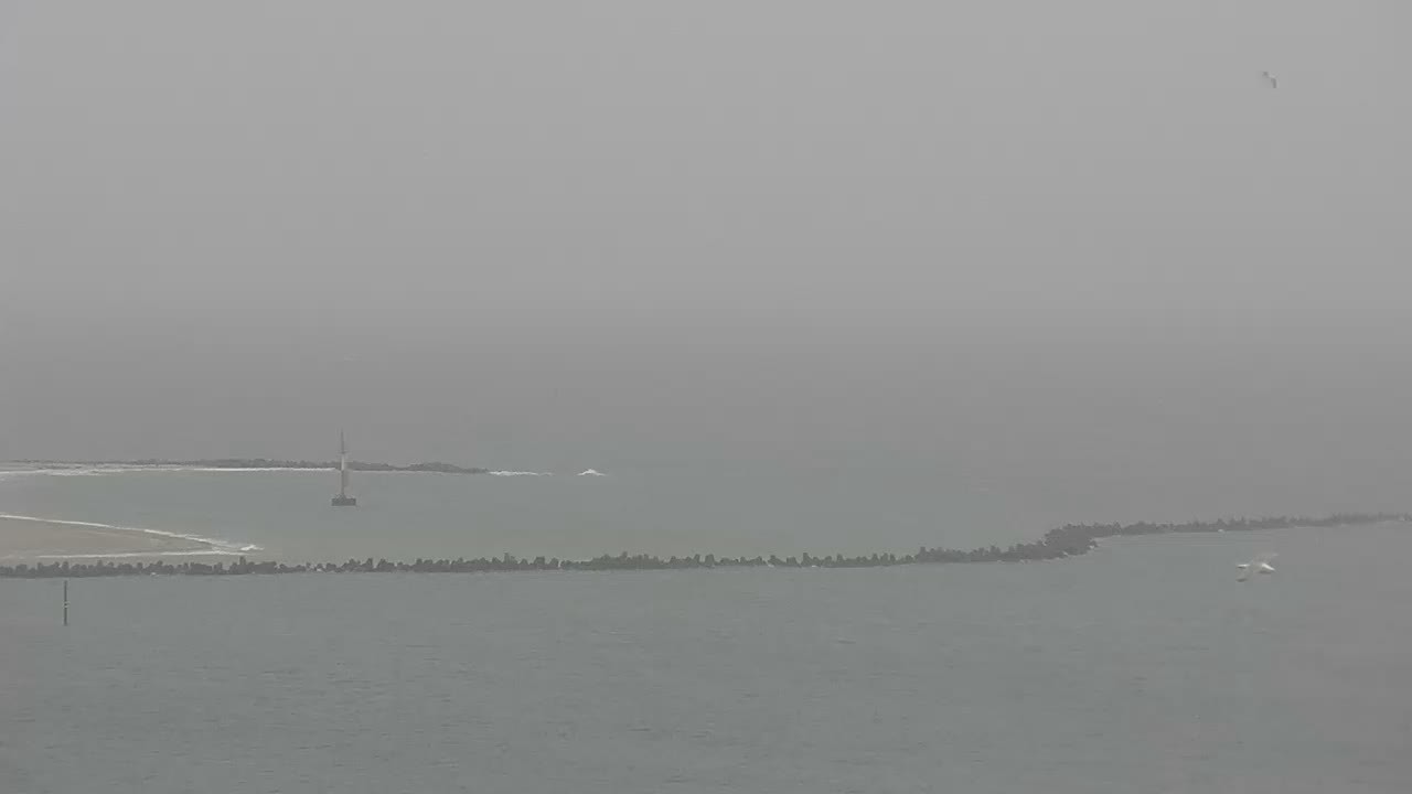 Archiv Foto Webcam Helgoland: Blick auf die Ladungsbrücke