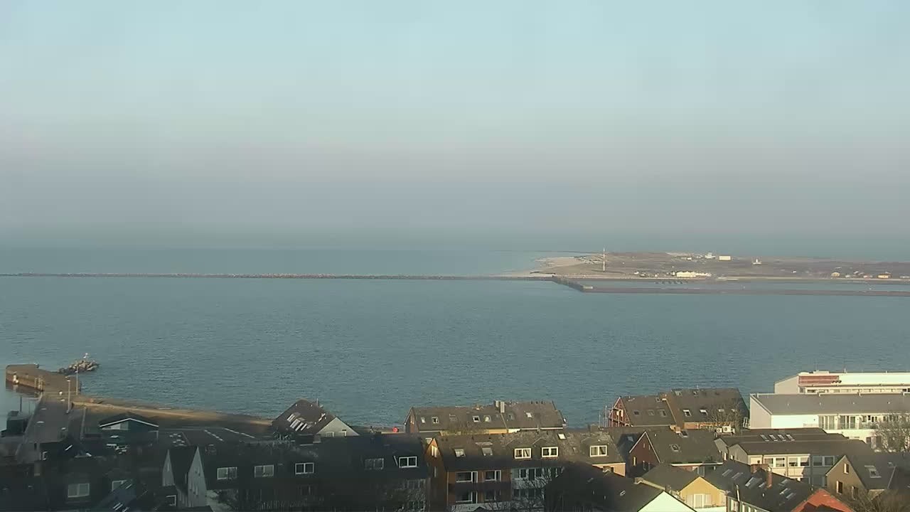 Archiv Foto Webcam Helgoland: Blick auf die Ladungsbrücke
