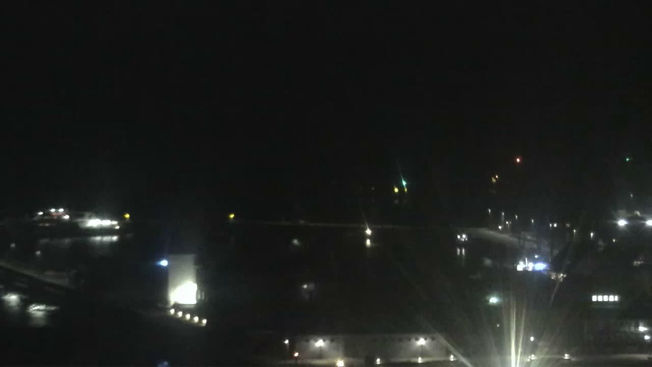 Archiv Foto Webcam Helgoland: Blick auf die Ladungsbrücke