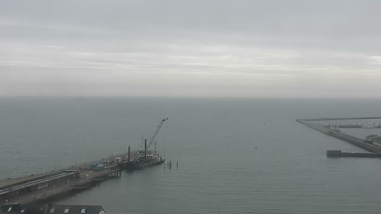 Archiv Foto Webcam Helgoland: Blick auf die Ladungsbrücke