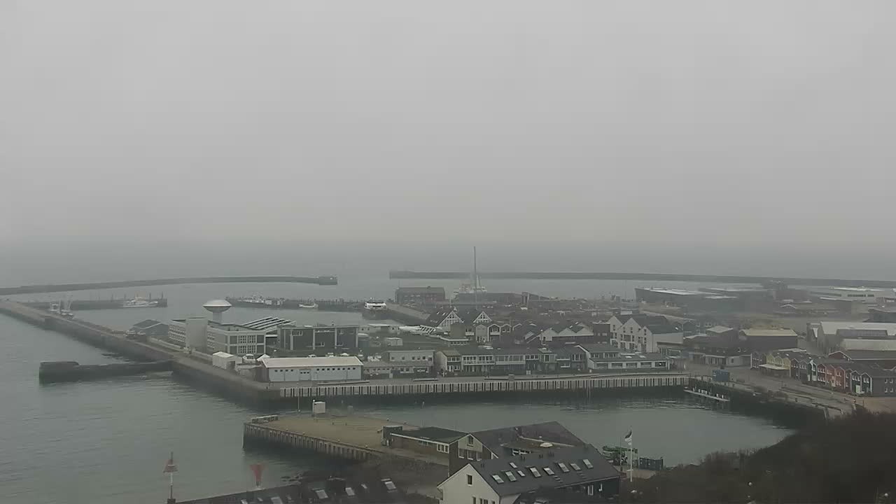 Archiv Foto Webcam Helgoland: Blick auf die Ladungsbrücke
