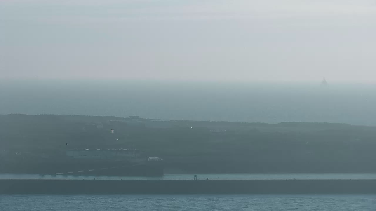 Archiv Foto Webcam Helgoland: Blick auf die Ladungsbrücke