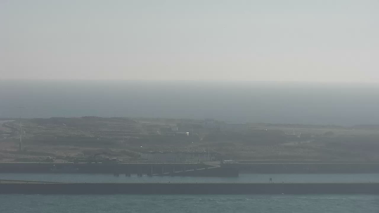 Archiv Foto Webcam Helgoland: Blick auf die Ladungsbrücke