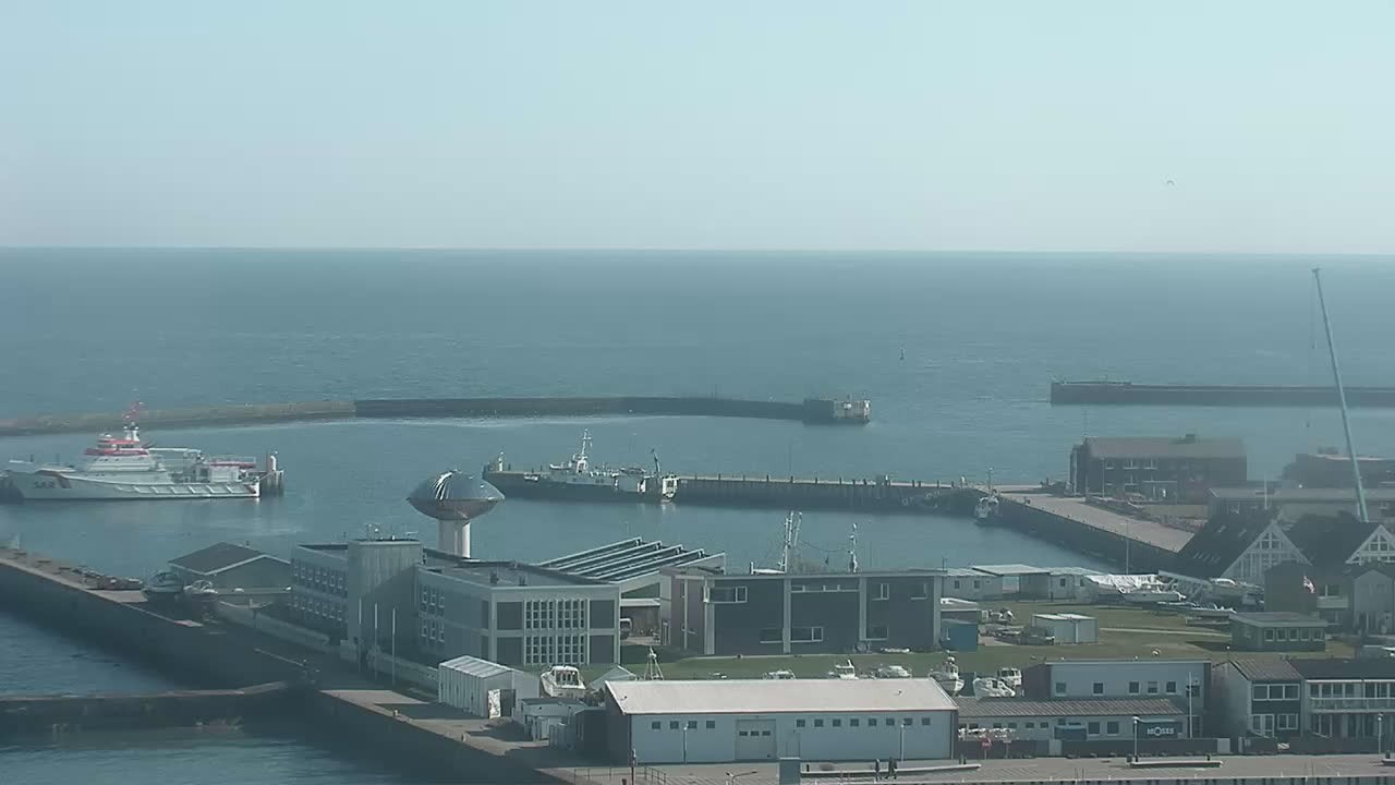 Archiv Foto Webcam Helgoland: Blick auf die Ladungsbrücke