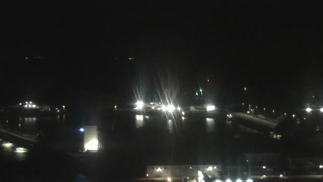 Archiv Foto Webcam Helgoland: Blick auf die Ladungsbrücke