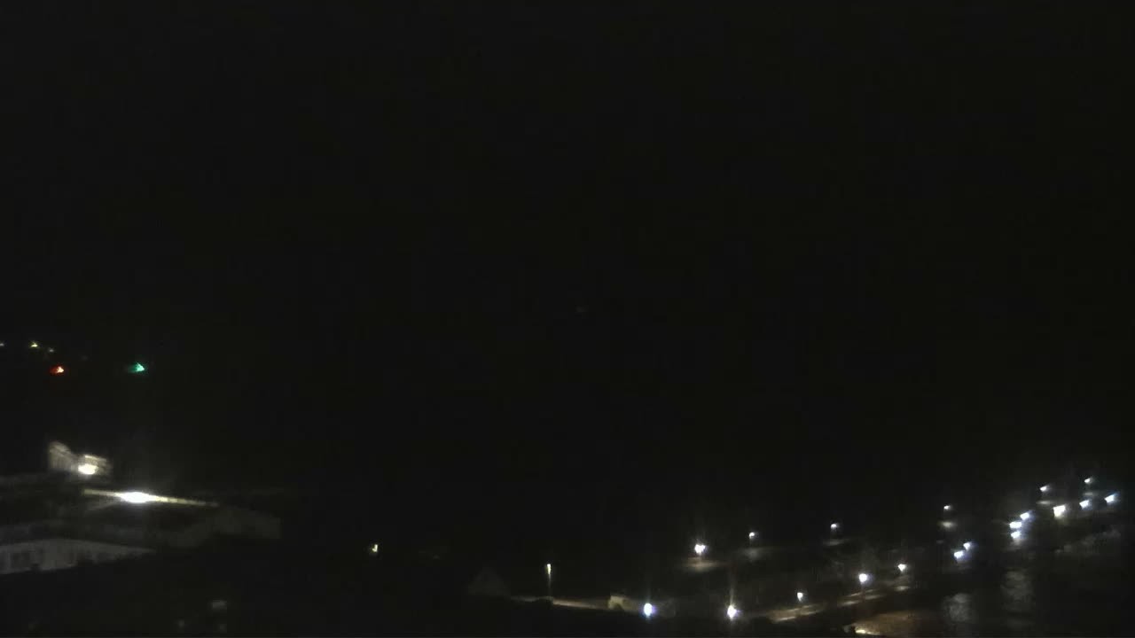 Archived image Webcam Helgoland: View of the loading bridge