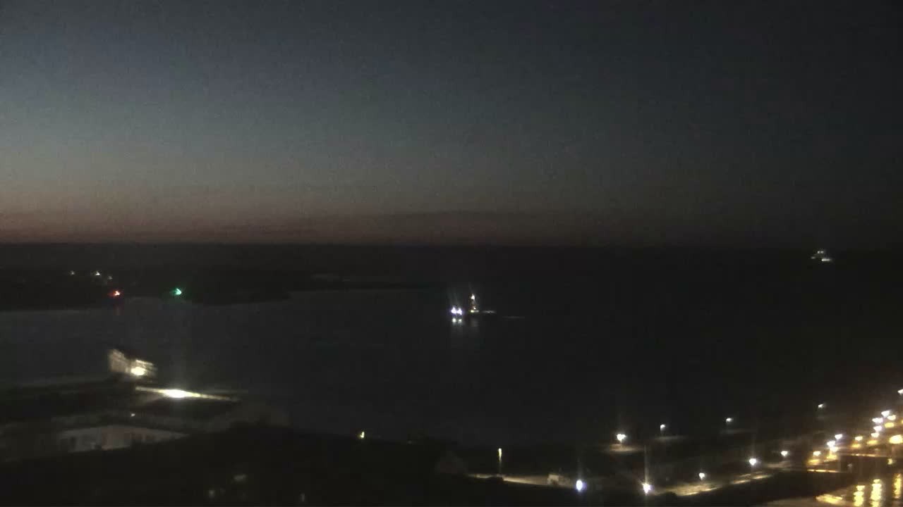 Archiv Foto Webcam Helgoland: Blick auf die Ladungsbrücke