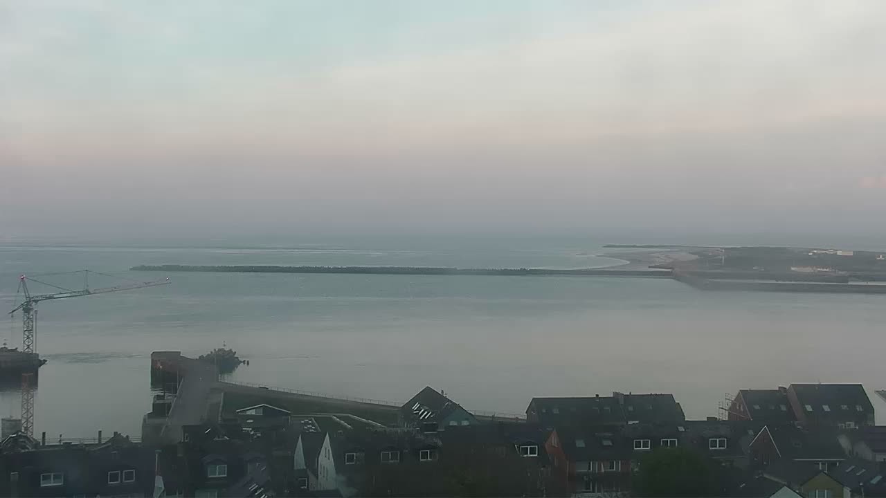 Archiv Foto Webcam Helgoland: Blick auf die Ladungsbrücke