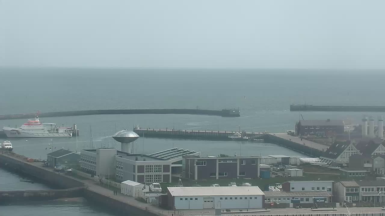 Archiv Foto Webcam Helgoland: Blick auf die Ladungsbrücke