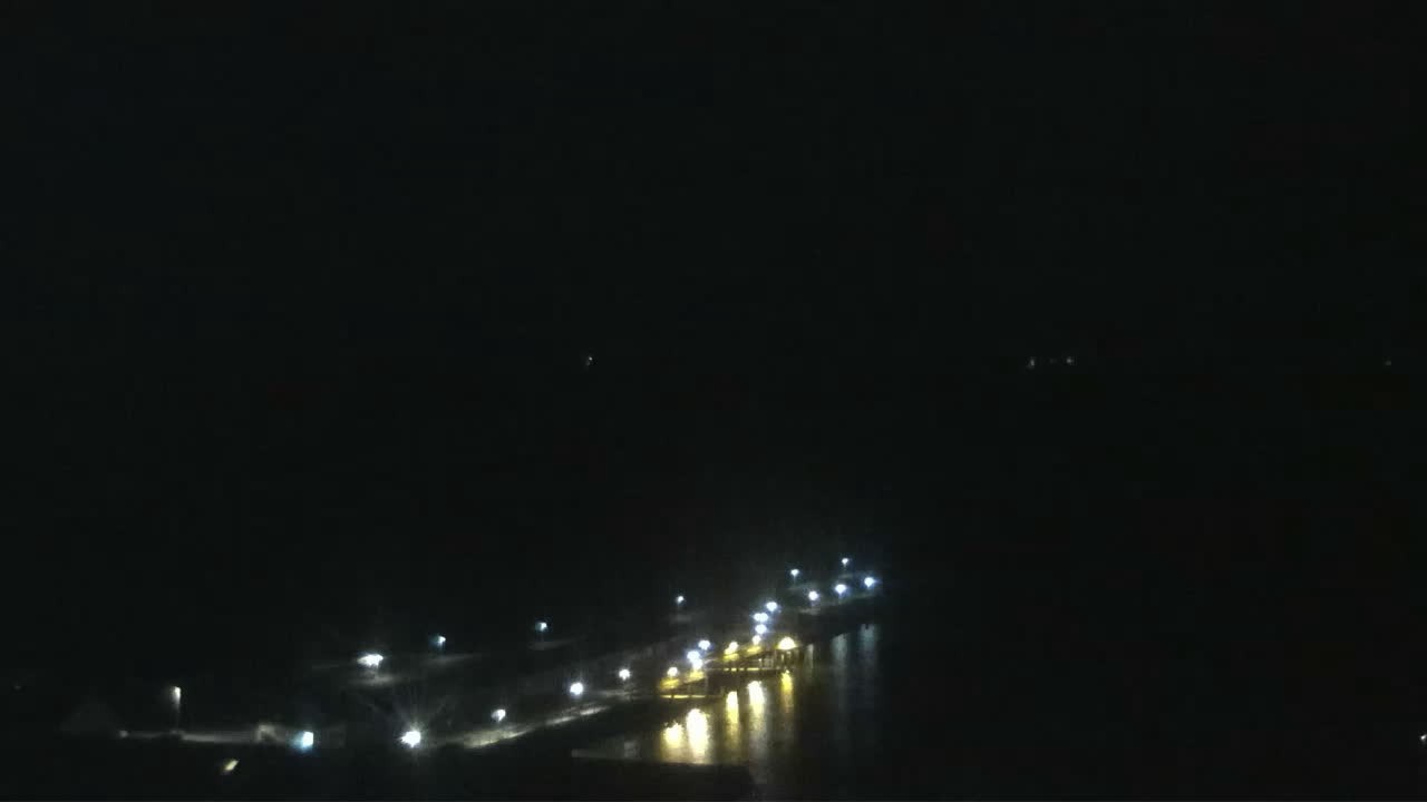 Archived image Webcam Helgoland: View of the loading bridge