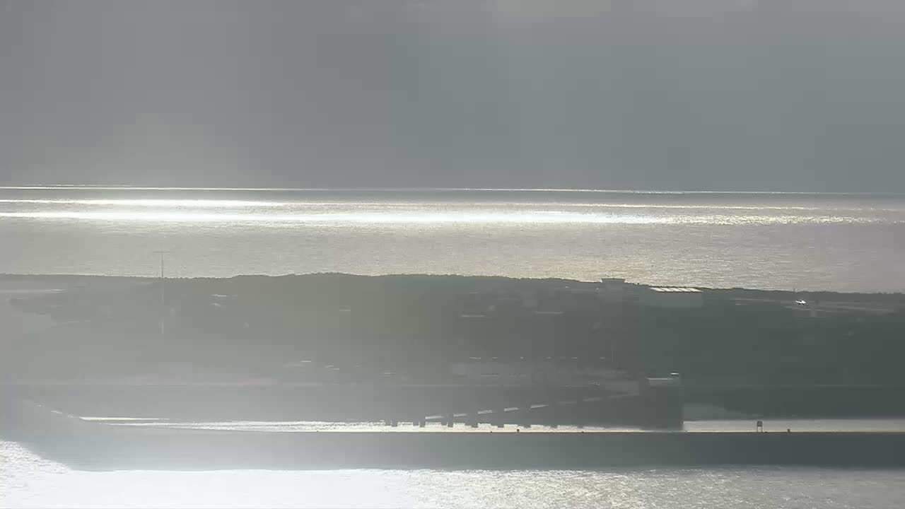 Archiv Foto Webcam Helgoland: Blick auf die Ladungsbrücke