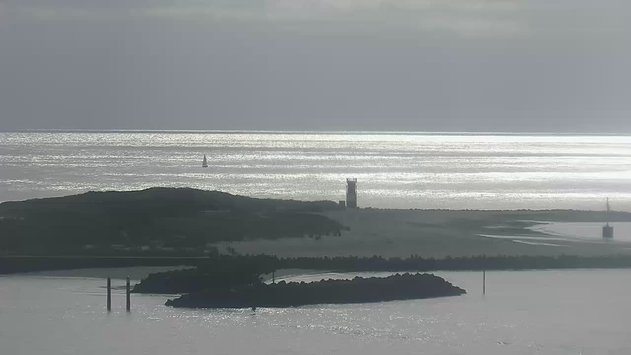 Archiv Foto Webcam Helgoland: Blick auf die Ladungsbrücke