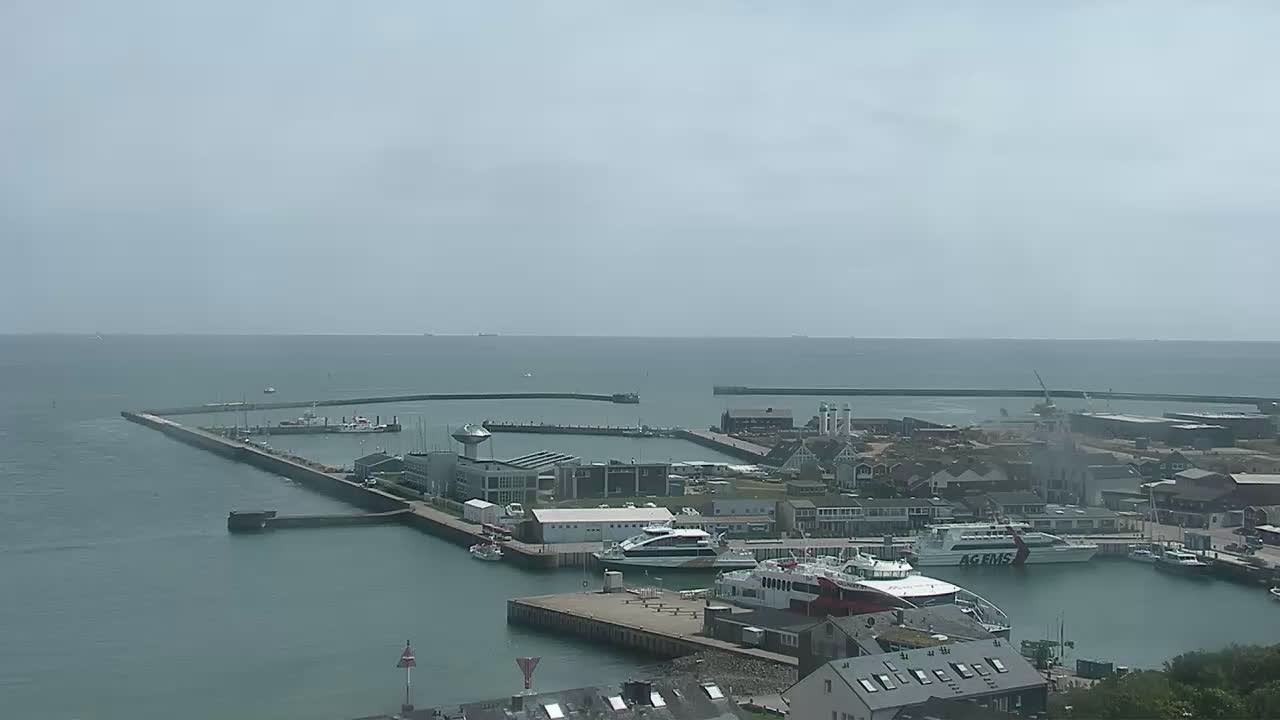 Archiv Foto Webcam Helgoland: Blick auf die Ladungsbrücke