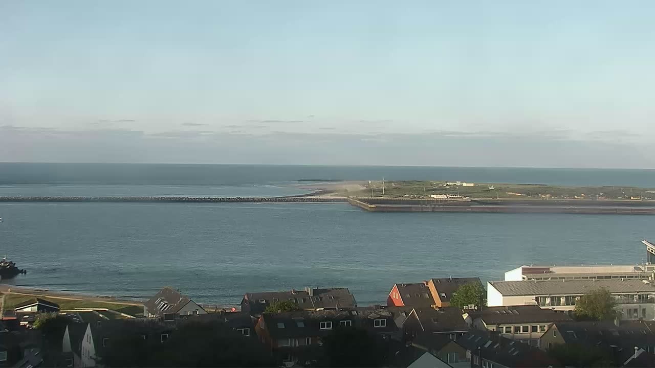 Archiv Foto Webcam Helgoland: Blick auf die Ladungsbrücke