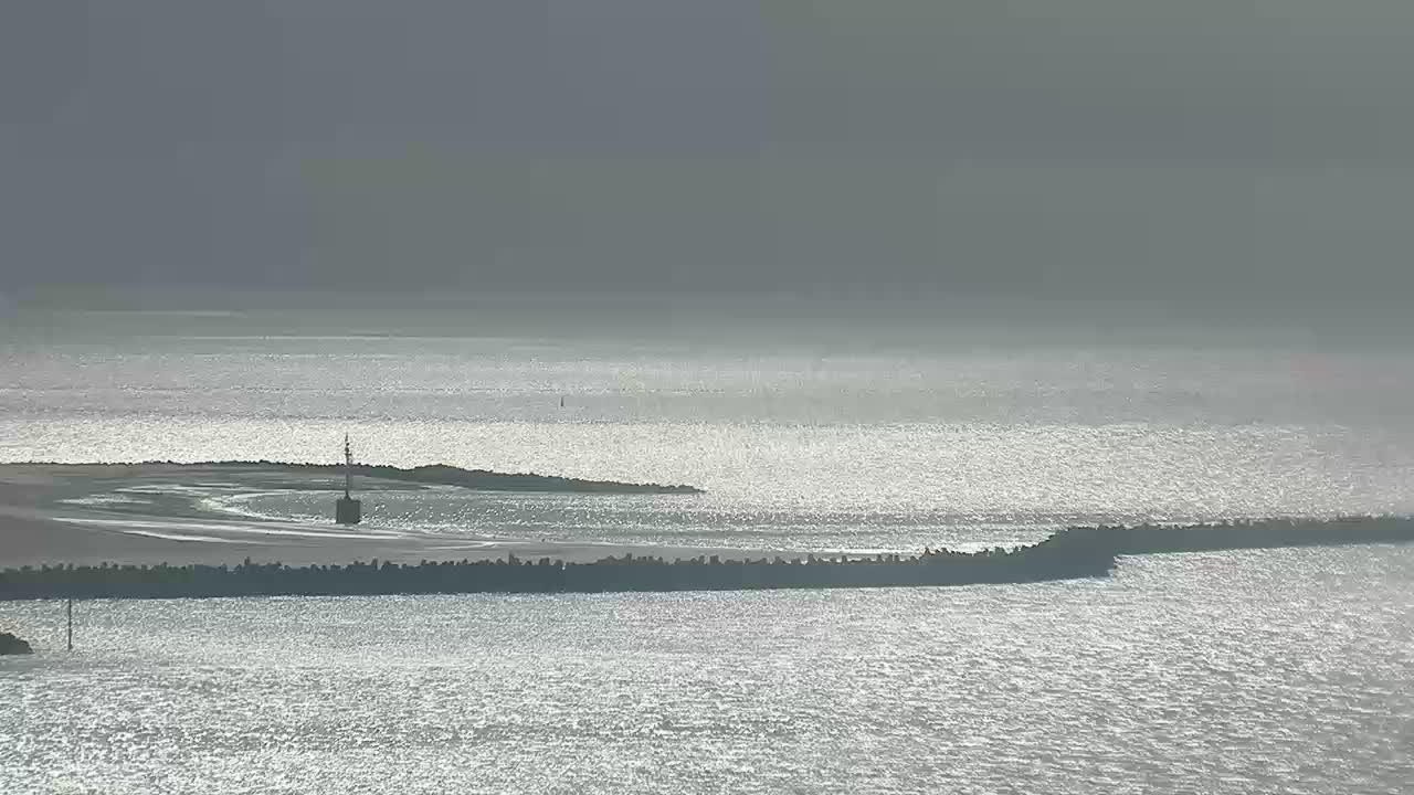 Archiv Foto Webcam Helgoland: Blick auf die Ladungsbrücke