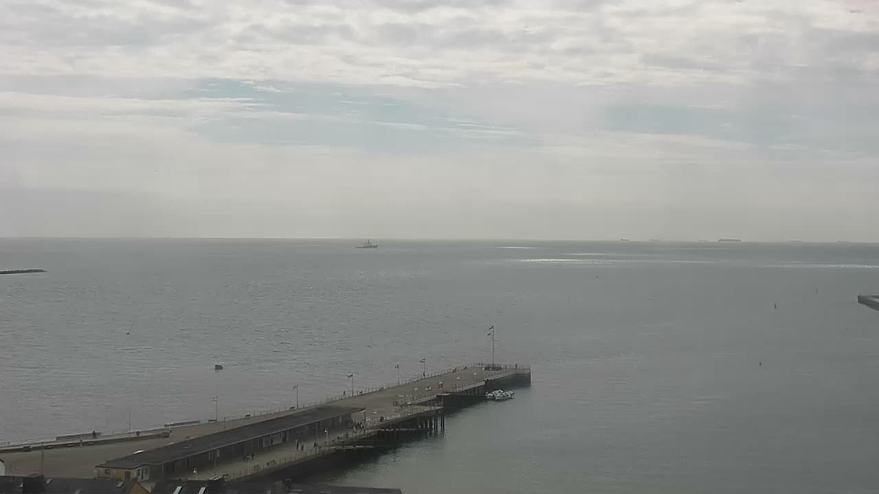 Archiv Foto Webcam Helgoland: Blick auf die Ladungsbrücke