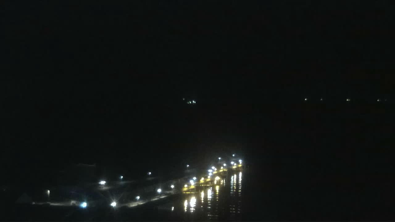 Archiv Foto Webcam Helgoland: Blick auf die Ladungsbrücke