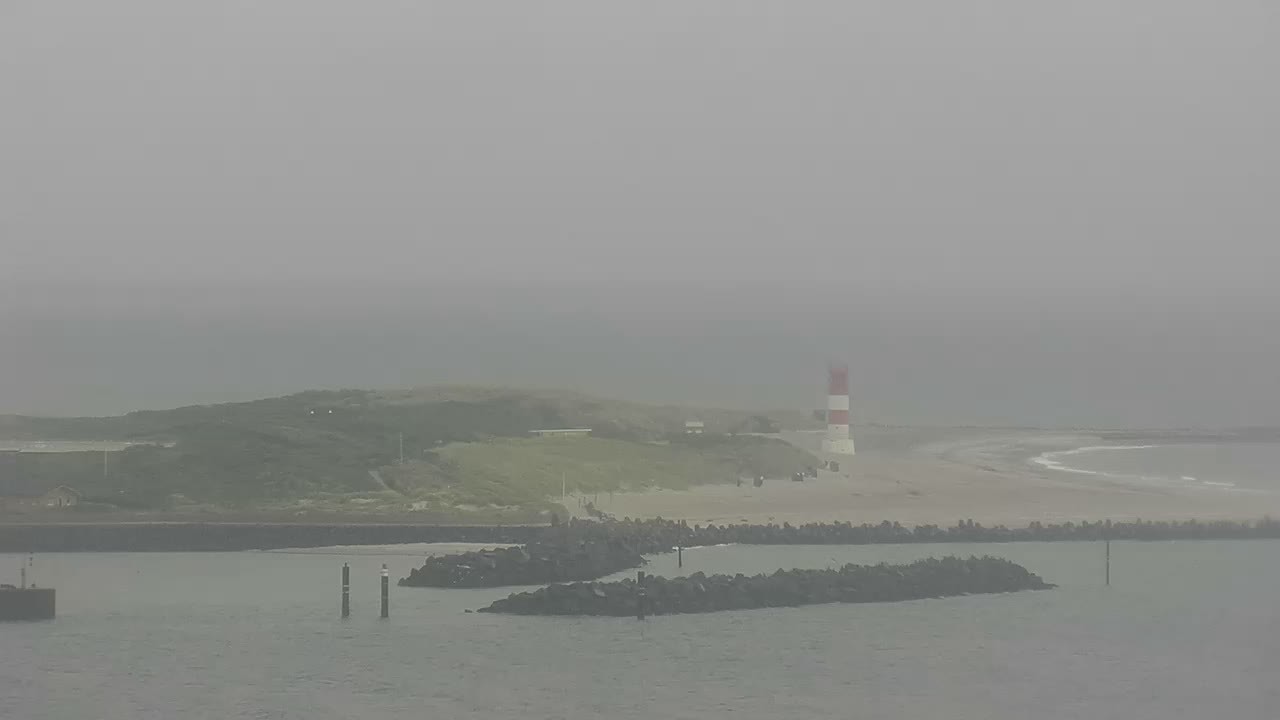 Archiv Foto Webcam Helgoland: Blick auf die Ladungsbrücke