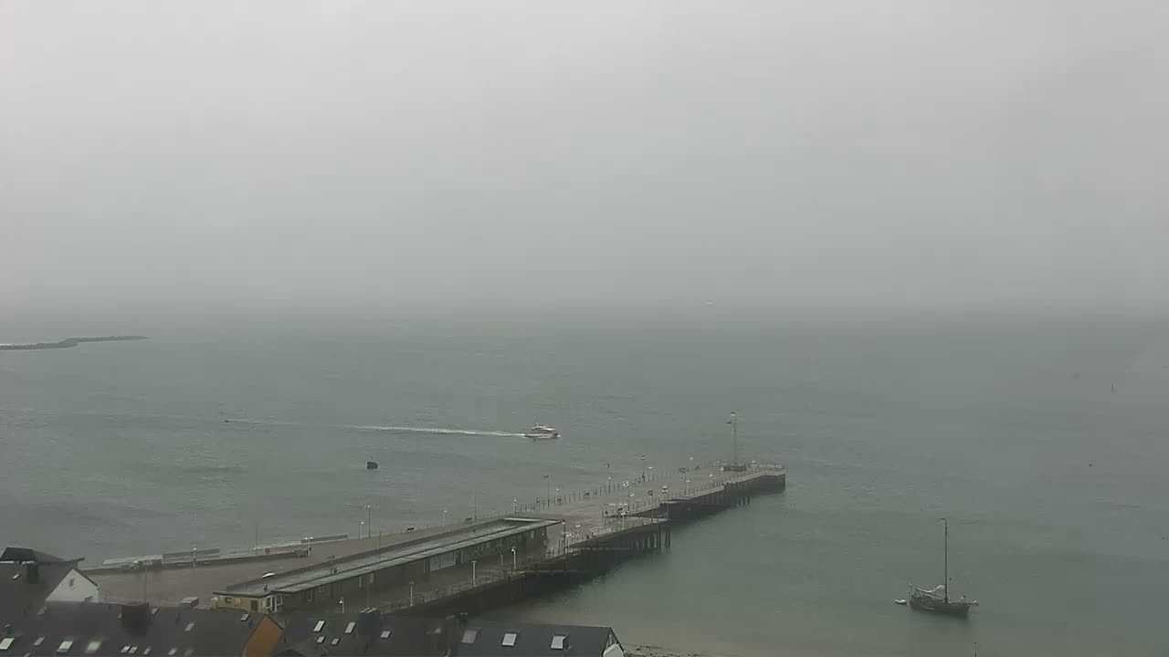 Archiv Foto Webcam Helgoland: Blick auf die Ladungsbrücke
