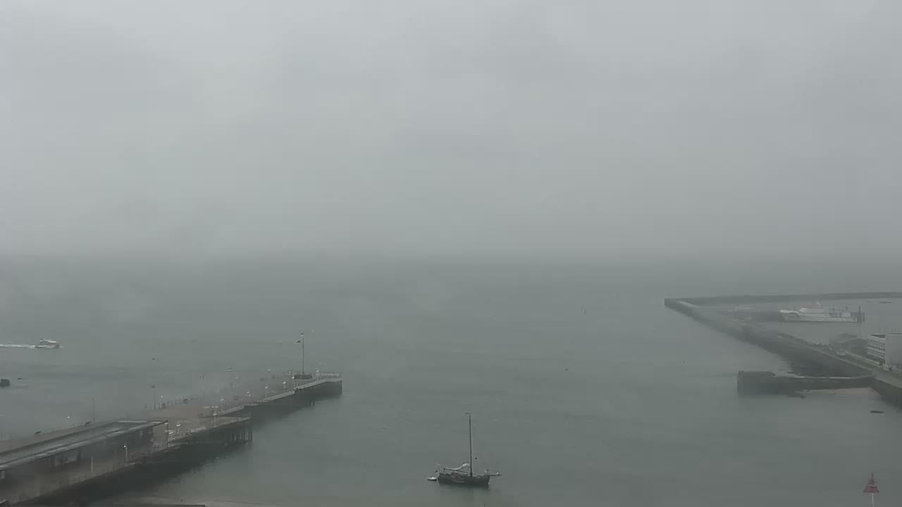 Archiv Foto Webcam Helgoland: Blick auf die Ladungsbrücke