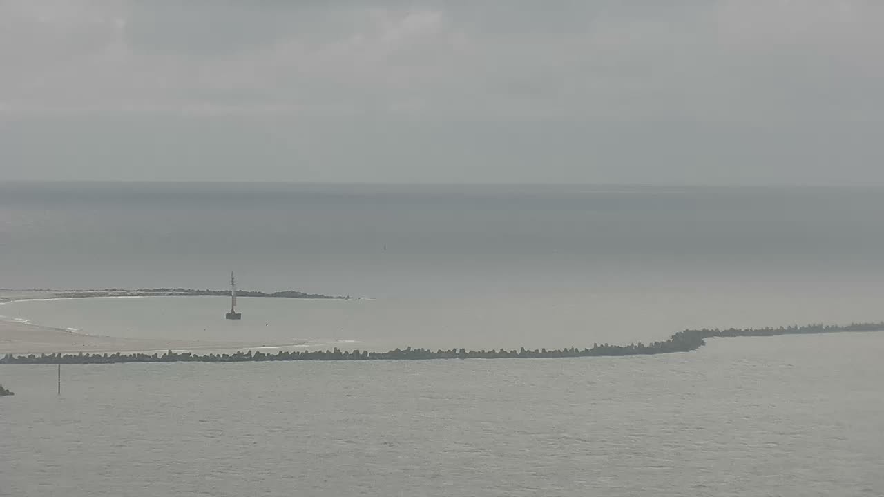 Archiv Foto Webcam Helgoland: Blick auf die Ladungsbrücke