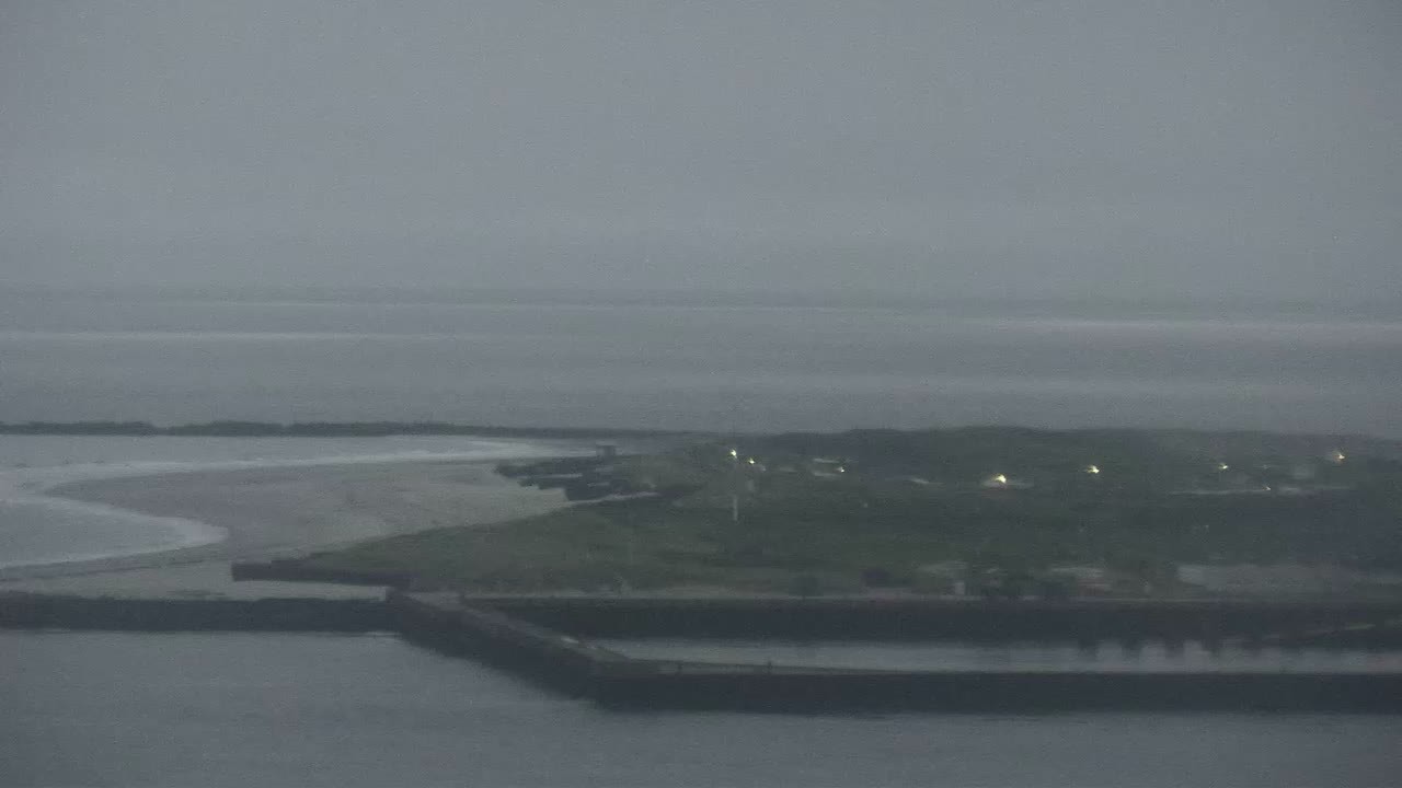 Archived image Webcam Helgoland: View of the loading bridge