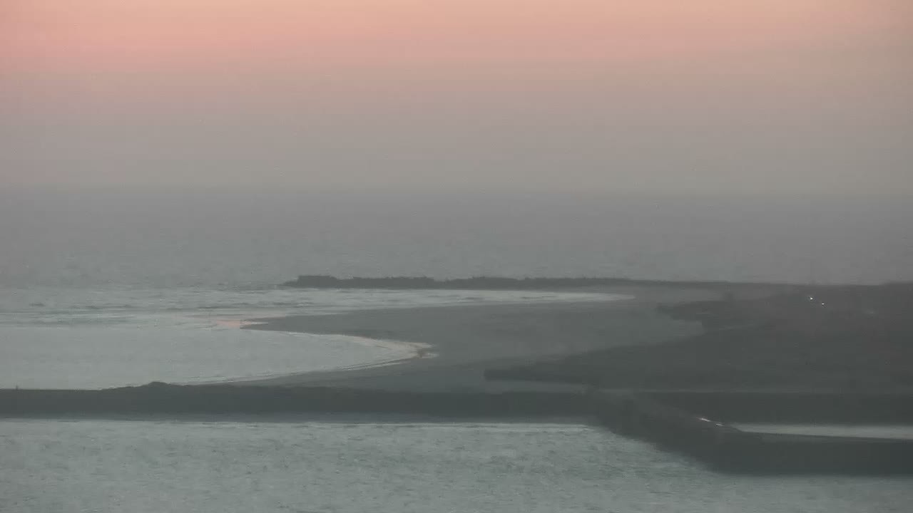 Archived image Webcam Helgoland: View of the loading bridge