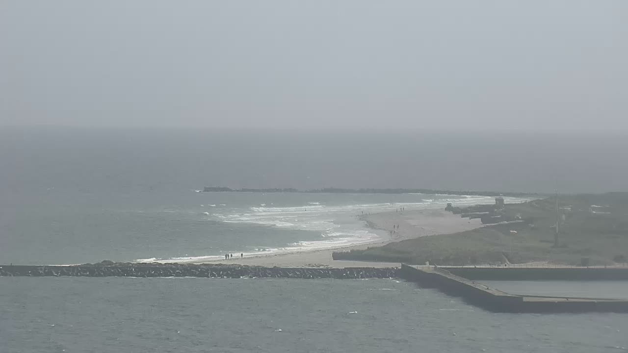 Archived image Webcam Helgoland: View of the loading bridge