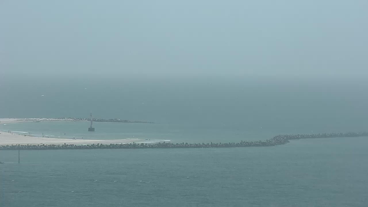 Archived image Webcam Helgoland: View of the loading bridge