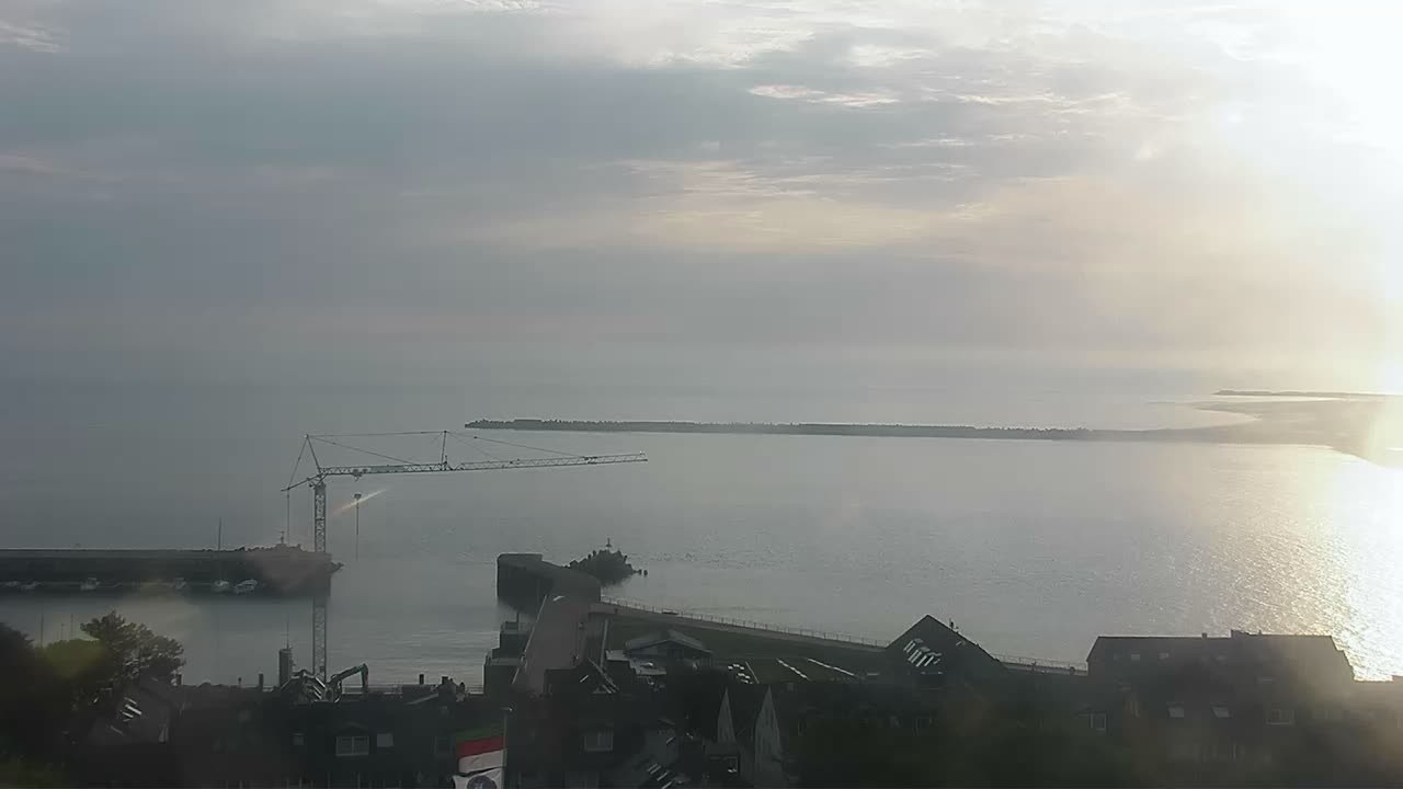 Archiv Foto Webcam Helgoland: Blick auf die Ladungsbrücke