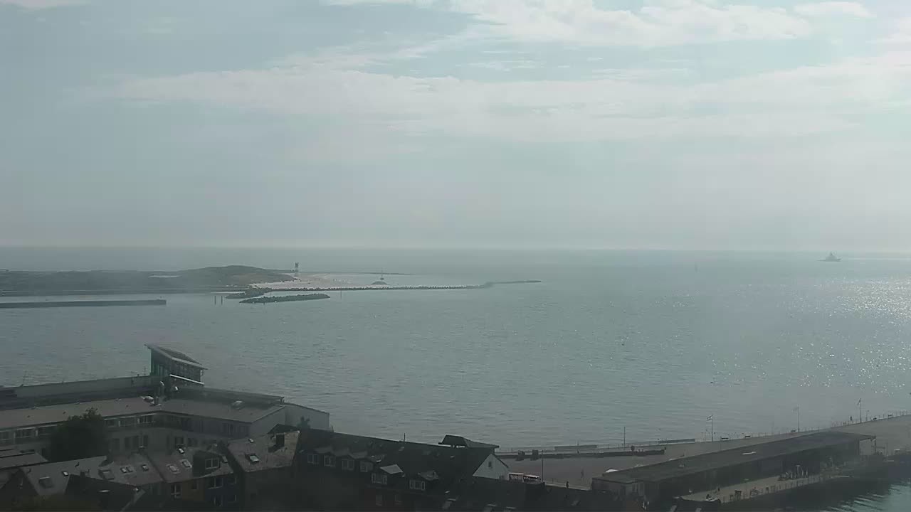 Archiv Foto Webcam Helgoland: Blick auf die Ladungsbrücke