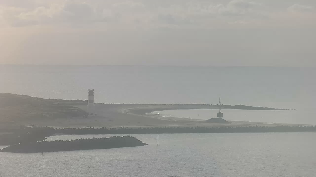 Archiv Foto Webcam Helgoland: Blick auf die Ladungsbrücke