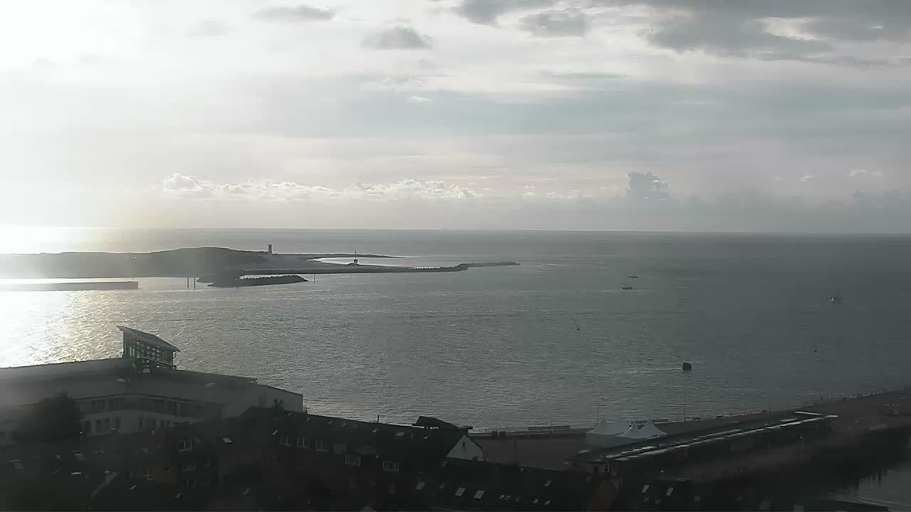 Archiv Foto Webcam Helgoland: Blick auf die Ladungsbrücke