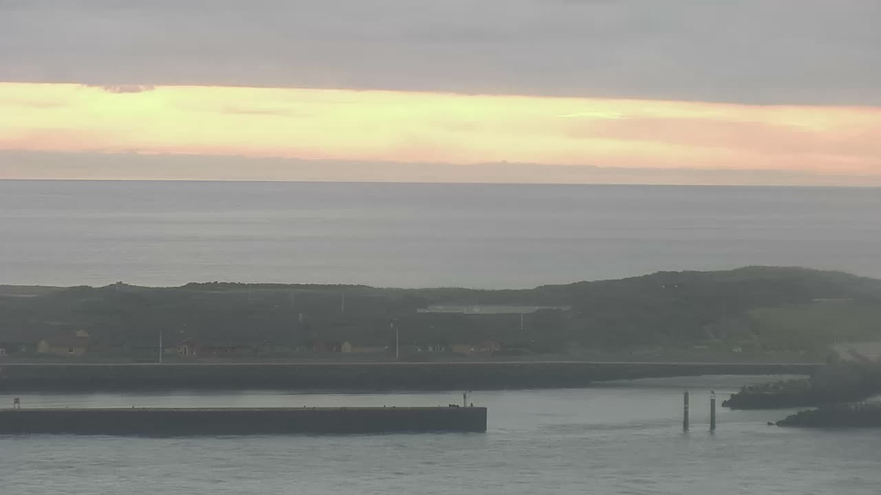 Archiv Foto Webcam Helgoland: Blick auf die Ladungsbrücke