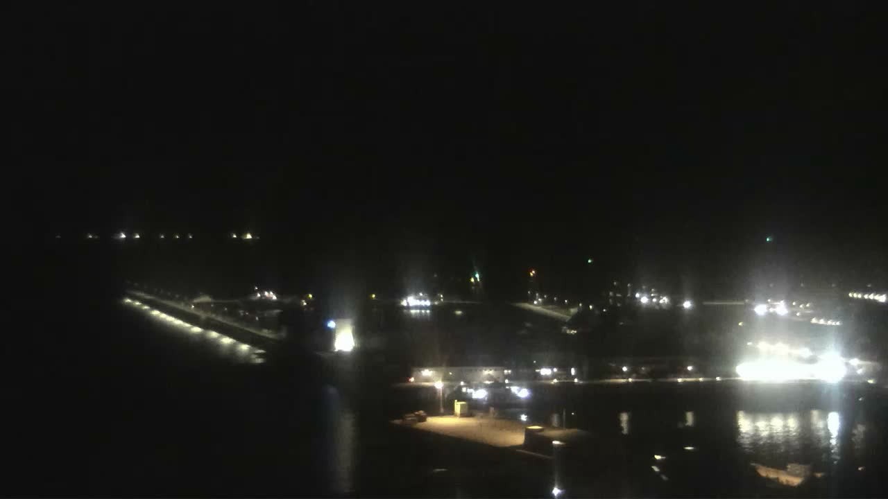 Archiv Foto Webcam Helgoland: Blick auf die Ladungsbrücke