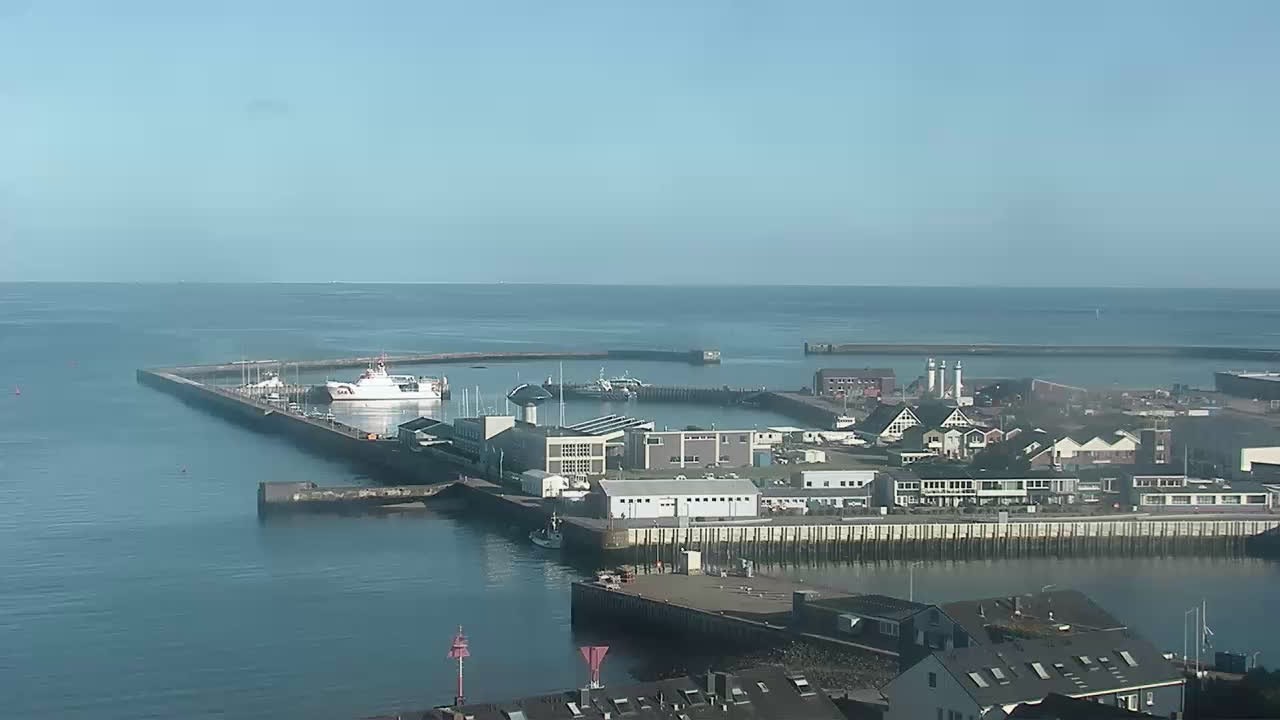 Archiv Foto Webcam Helgoland: Blick auf die Ladungsbrücke