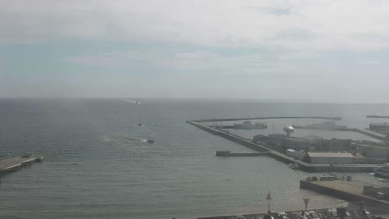 Archiv Foto Webcam Helgoland: Blick auf die Ladungsbrücke